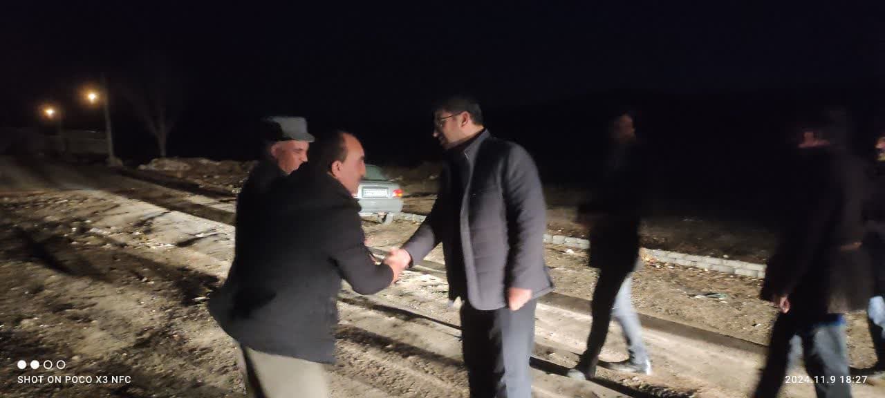 📸گزارش تصویری 💢بازدید محمد رضا عبدالله نژاد فرماندار چالدران به همراه جمعی از اعضای شورای اداری از بهسازی و آماده سازی بستر برای آسفالت معابر روستای انبار سفلی