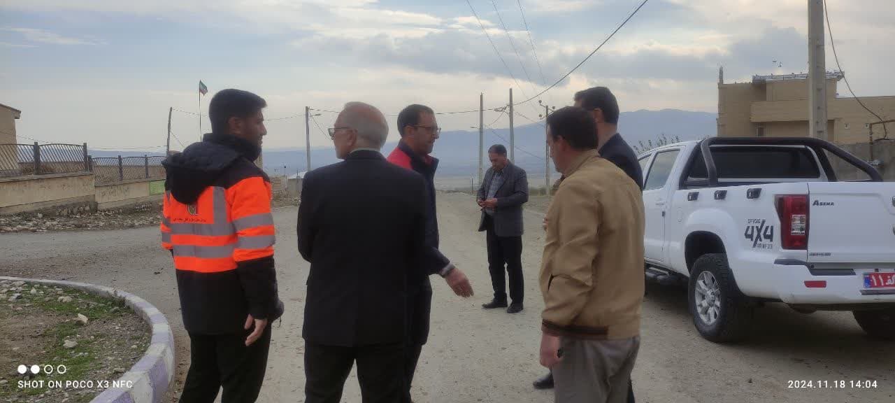 بازدید میدانی محمد رضا عبدالله نژاد فرماندار چالدران از ساماندهی و سنگ فرش معابر روستای قوشا بلاغ سفلی
