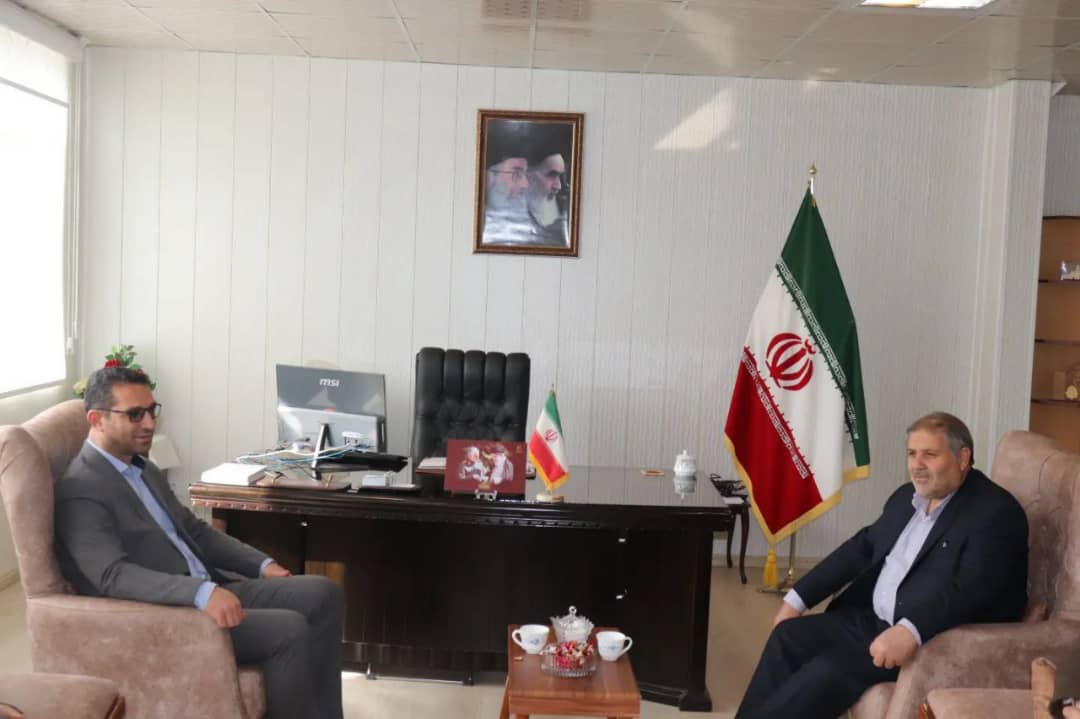 ✅دیدار صمیمانه کاظمی فرماندار شهرستان ماکو با عبدالله نژاد فرماندار شهرستان چالدران بمنظور تبریک انتصاب ایشان بعنوان نماینده عالی دولت در شهرستان .
