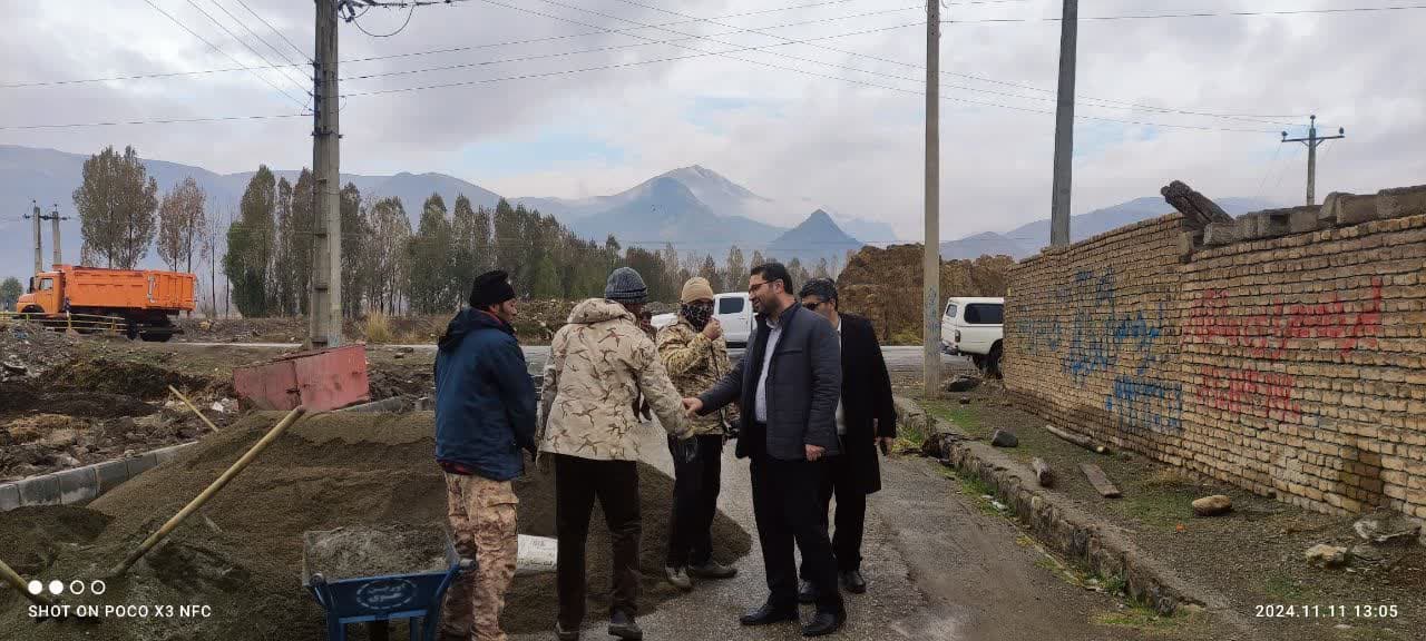 💢بازدید محمد رضا عبداله نژاد فرماندار چالدران به همراه بخشدار مرکزی از کانال کشی دفع آب های سطحی روستای زاویه