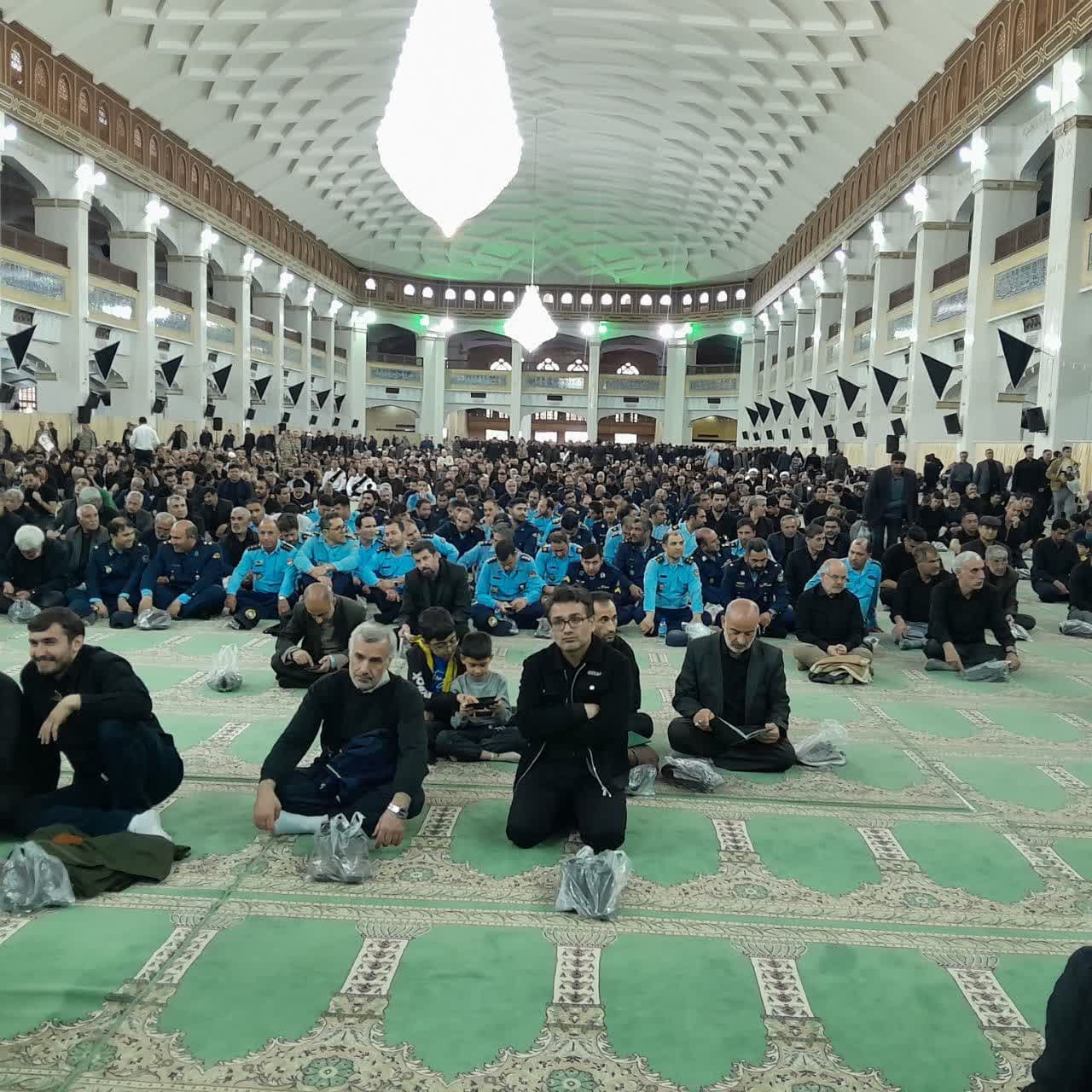 حضور محمد رضا عبداله نژاد فرماندار چالدران در مراسم تشییع پیکر شهید آیت الله آل هاشم نماینده ولی فقیه در آذربایجان شرقی امام جمعه تبریز در مصلی اعظم تبریز