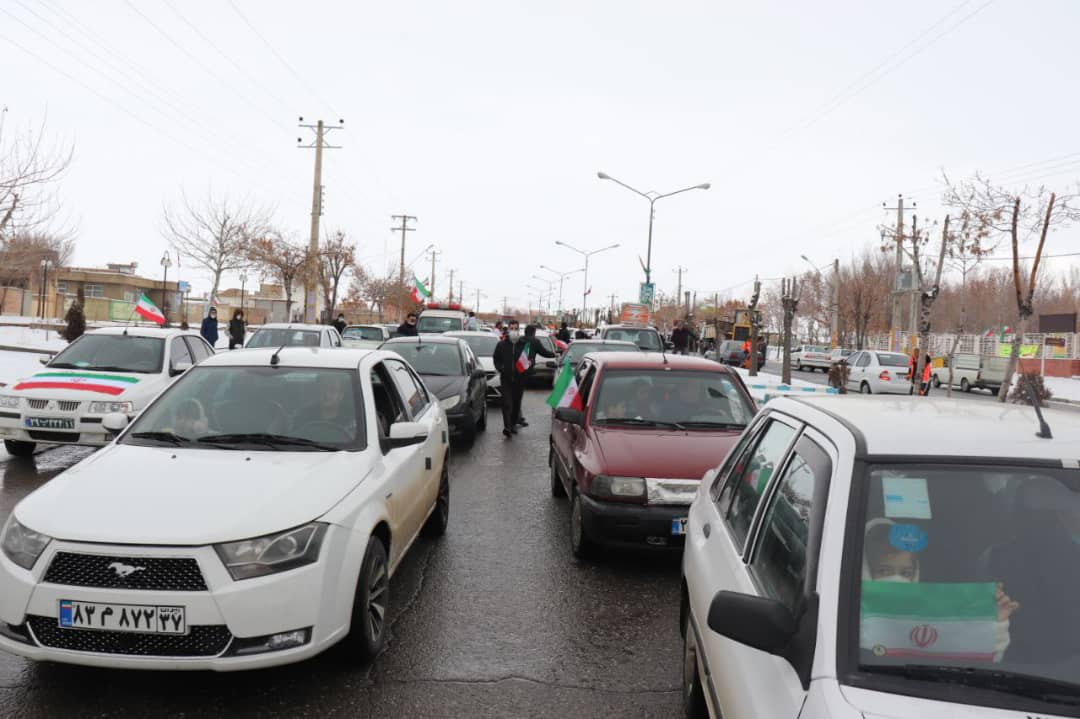 ✅راهپیمایی خودرویی و موتوریی 22 بهمن ماه با حضور عبدالله نژاد فرماندار شهرستان چالدران ، و با شرکت گسترده مردم برگزار شد.