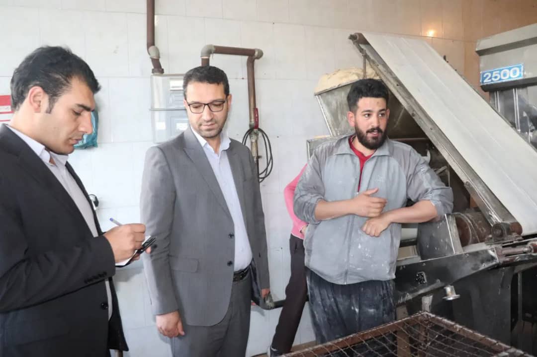  ✅ محمد رضا عبدالله نژاد فرماندار شهرستان چالدران در خصوص رسیدگی به مشکل تامین نان شهروندان و بررسی وضیعت پخت نان به صورت سرزده از چند واحد نانوایی این شهرستان بازدید نمودند.