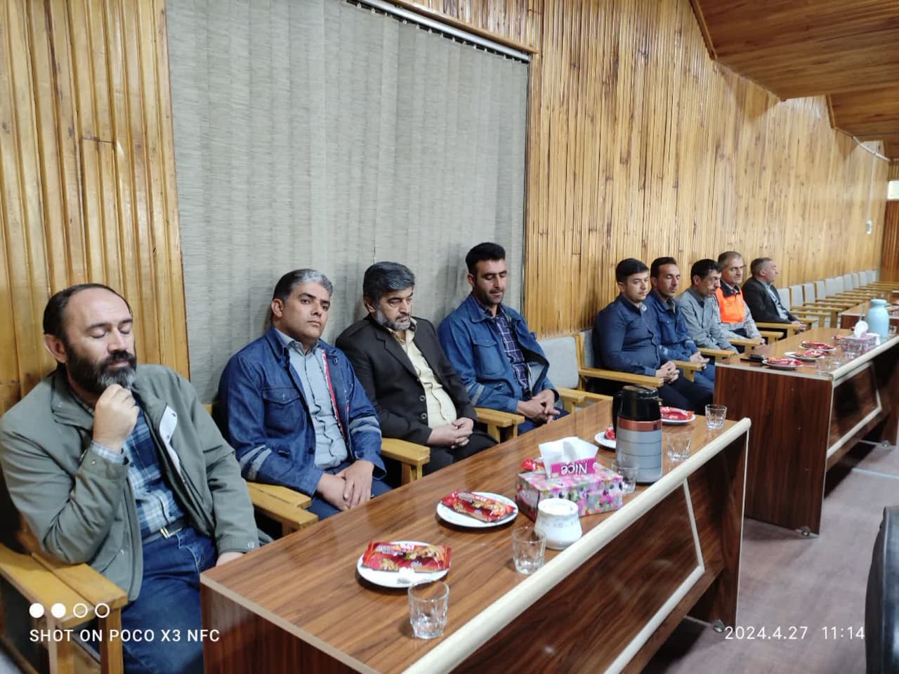 به مناسبت هفته کاروکارگر مسائل و مشکلات کارگران ادارات خدمات رسان شهرستان چالدران مورد بحث و بررسی قرار گرفت