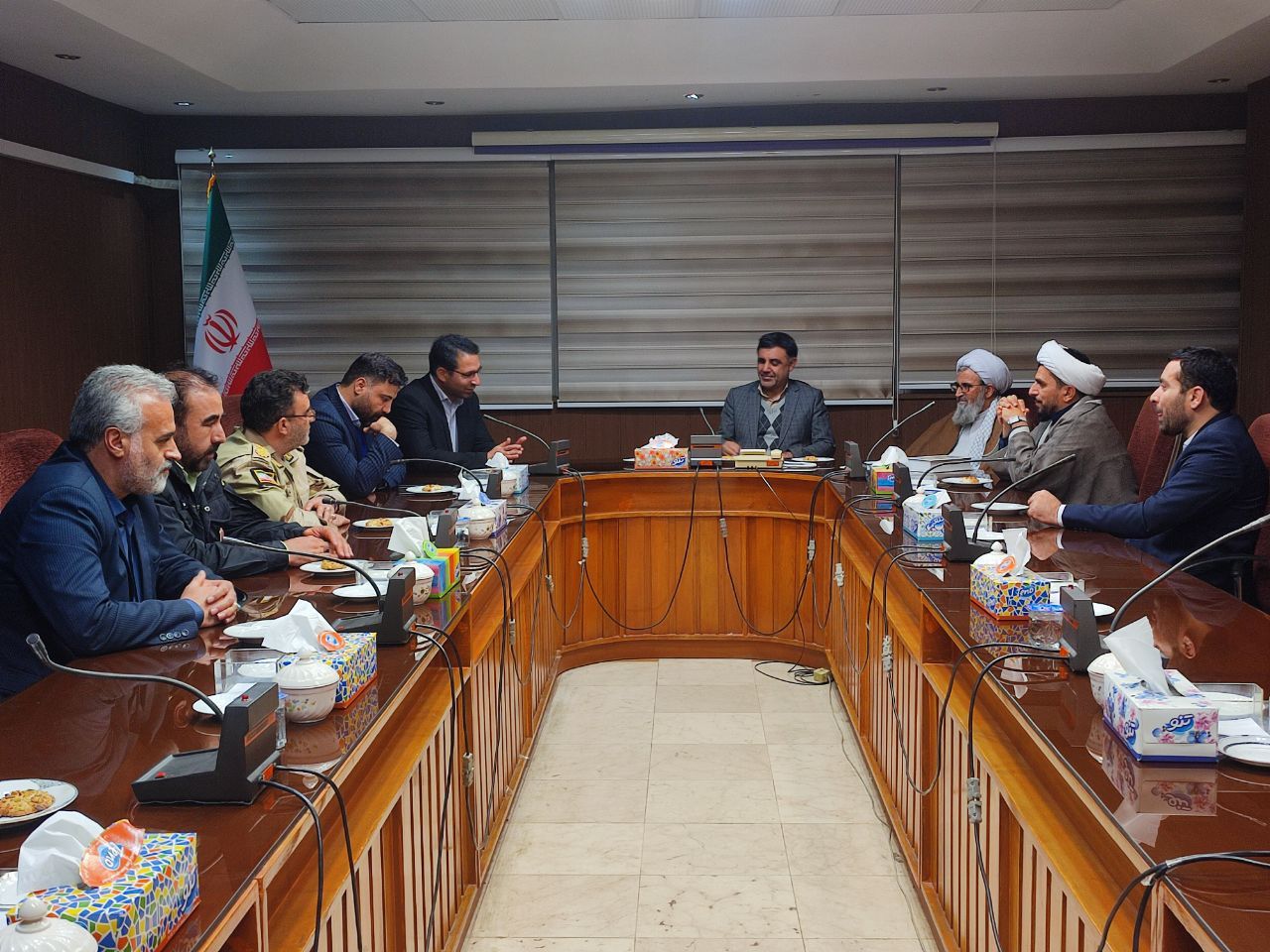 دیدار محمدرضا عبدالله نژاد فرماندار چالدران به همراه حجتالاسلام والمسلمین محمدزاده امام جمعه واعضای شورای تأمین با رضا ابراهیمی معاون سیاسی و اجتماعی در جهت بررسی مسایل و مشکلات حوزه سیاسی