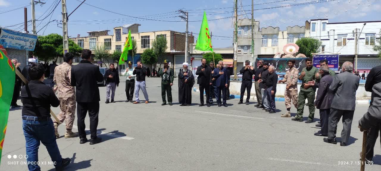 🏴 همزمان با تاسوعای حسینی حضور محمد رضا عبداله نژاد فرماندار چالدران، به همراه امام جمعه محترم شهرستان ،معاون سیاسی امنیتی و اجتماعی و بخشدار مرکزی در جمع عزادارن شهرستان چالدران