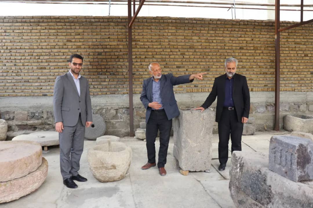 به مناسبت گرامی داشت روز جهانی موزه ها و  هفته میراث‌فرهنگی  محمد رضا عبدالله نژاد فرماندار شهرستان چالدران  در محل اداره میراث فرهنگی ، گردشگری وصنایع دستی چالدران  حضور یافت.