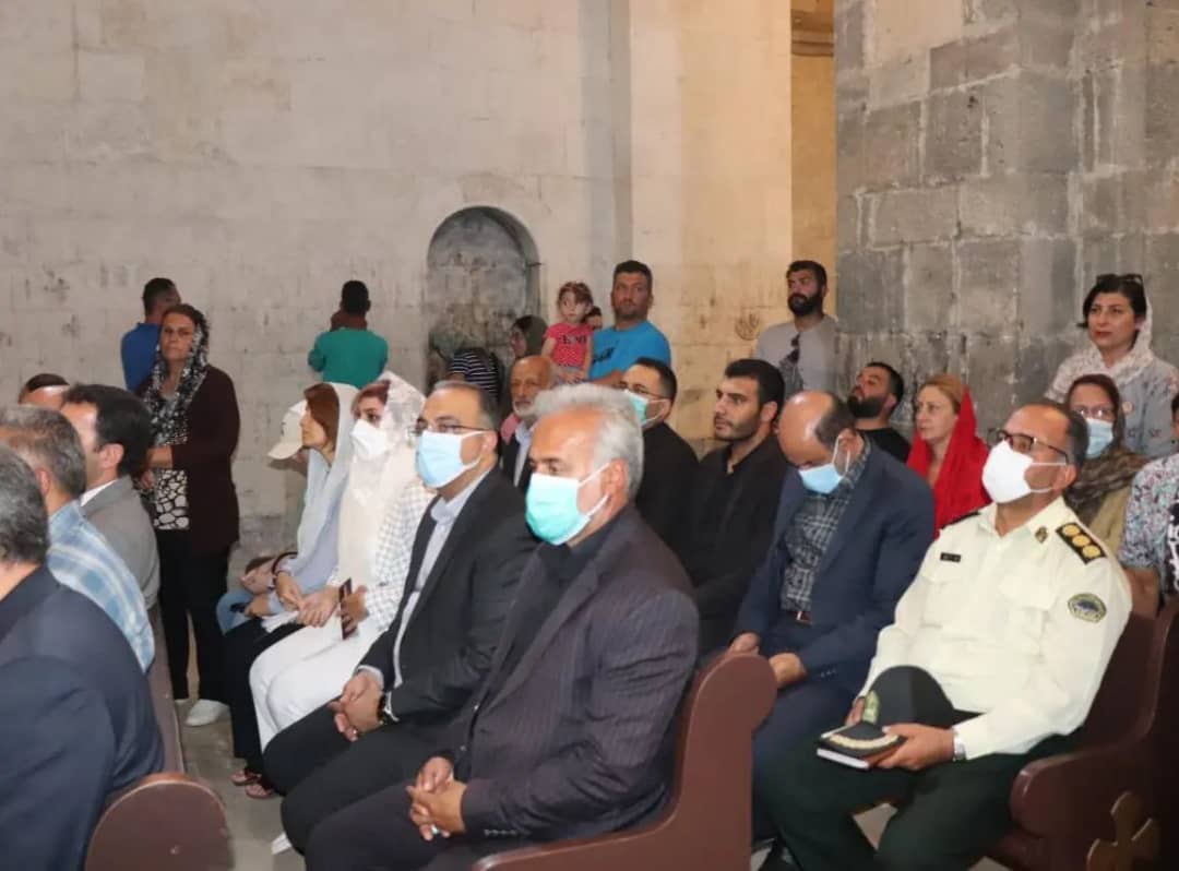 دیدار اسقف گری گور چفتچیان خلیفه ارامنه آذربایجان با فرماندار شهرستان چالدران به پاس قدردانی از زحمات دستگاههای اجرایی در خصوص فراهم سازی زمینه هر چه بهتر برگزار شدن مراسم مذهبی قره کلیسا