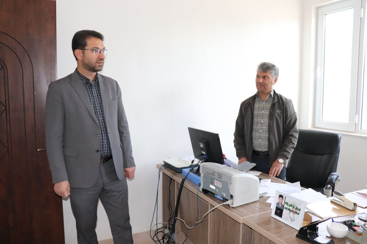 دیدار فرماندار از رئیس و کارکنان بنیاد شهید چالدران به مناسبت روز بزرگداشت شهدا