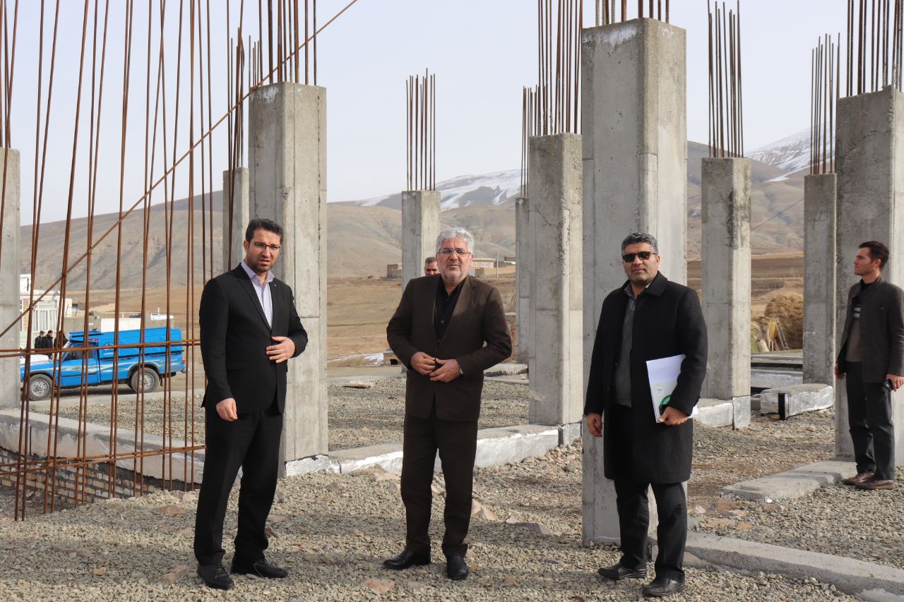 در راستای اجرای مصوبات سفر استاندار آذربایجان غربی ، محمدرضا عبدالله نژاد فرماندار به همراه علیپور نماینده مردم شهرستانهای ماکو و چالدران از پروژه های در حال ساخت روستای قرجه وران بازدید نمودند.