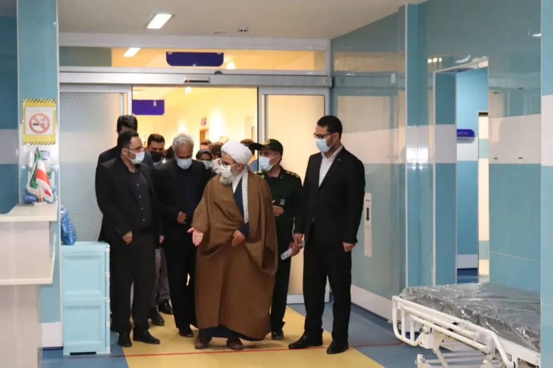 محمد رضا عبدالله نژاد فرماندارشهرستان چالدران با حضور در بیمارستان شهید بهشتی شهرستان ضمن عیادت از بیماران بستری با کادر درمان این بیمارستان نیز دیدار و با آنان به بحث و گفتگو پرداخت.