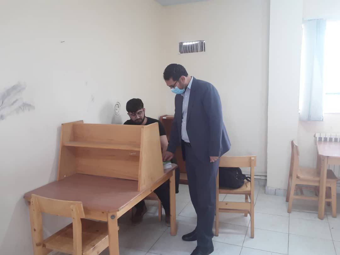 ✅عبدالله نژاد فرماندار شهرستان چالدران به صورت سرزده از کتابخانه عمومی این شهرستان بازدید کردند.