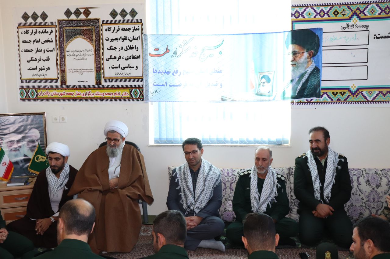 دیدار فرماندار با امام جمعه شهرستان به مناسبت هفته بسیج