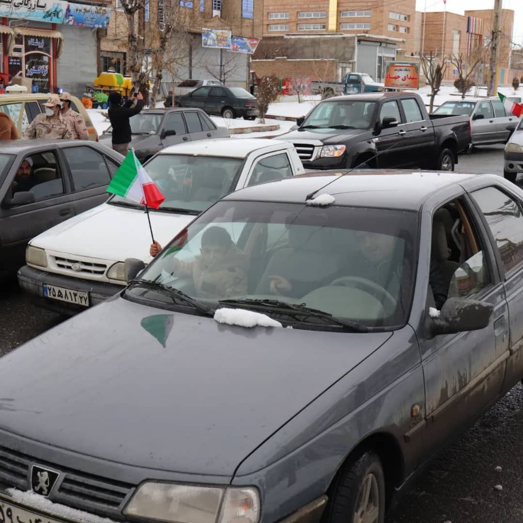 ✅راهپیمایی خودرویی و موتوریی 22 بهمن ماه با حضور عبدالله نژاد فرماندار شهرستان چالدران ، و با شرکت گسترده مردم برگزار شد.