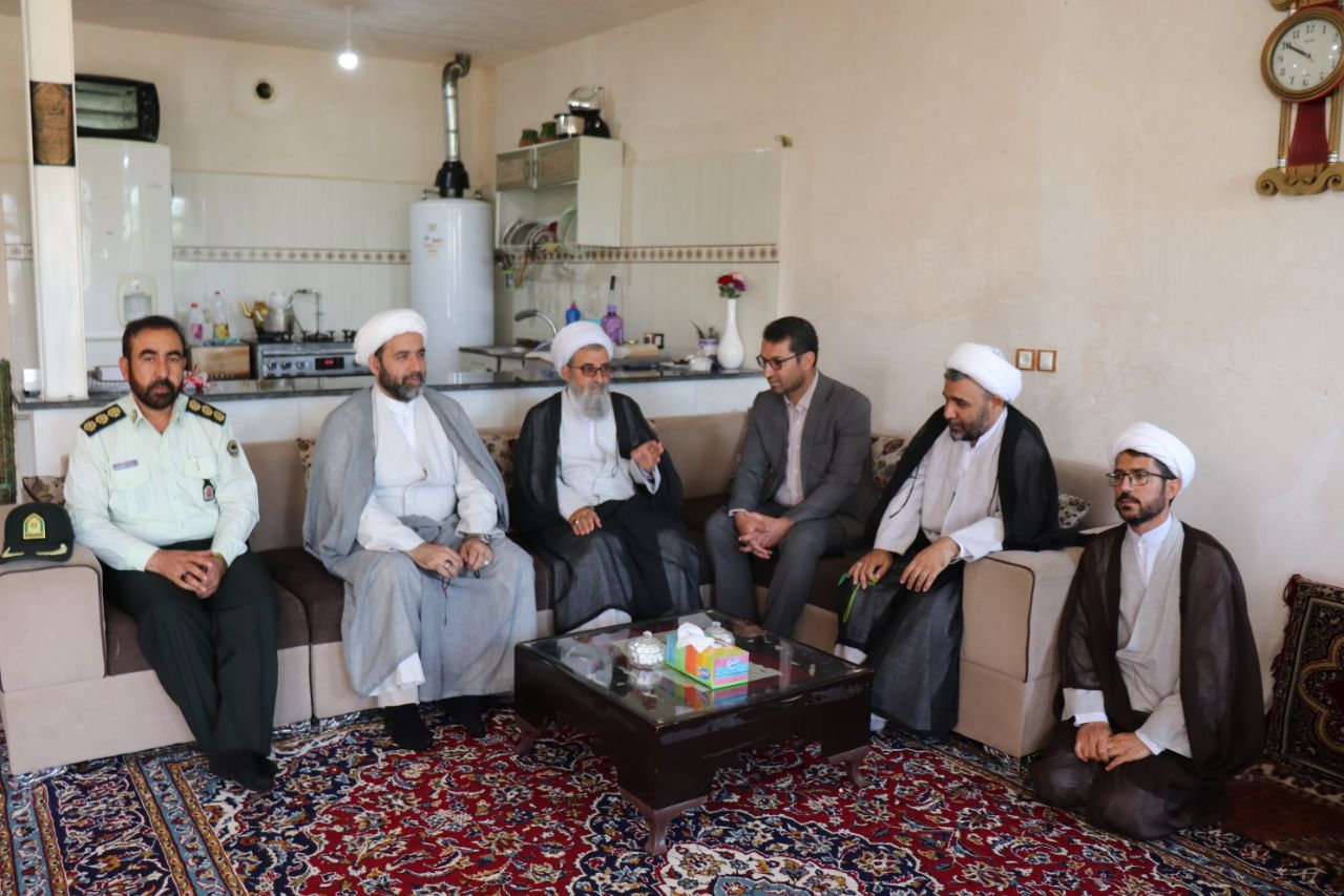 با حضور محمدرضا عبدالله نژاد فرماندار چالدران ، حجت الاسلام و المسلمین امامی مدیرکل تبلیغات اسلامی، خانه عالم در روستای تازه کند از توابع بخش مرکزی چالدران به بهره برداری رسید.