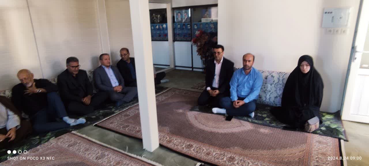💢بمناسبت گرامیداشت هفته دولت : 🔹 دیدار محمد رضا عبدالله نژاد فرماندار شهرستان چالدران به همراه مسئولین و اعضای شورای اداری با حجت الاسلام و المسلمین محمدزاده امام جمعه شهرستان چالدران