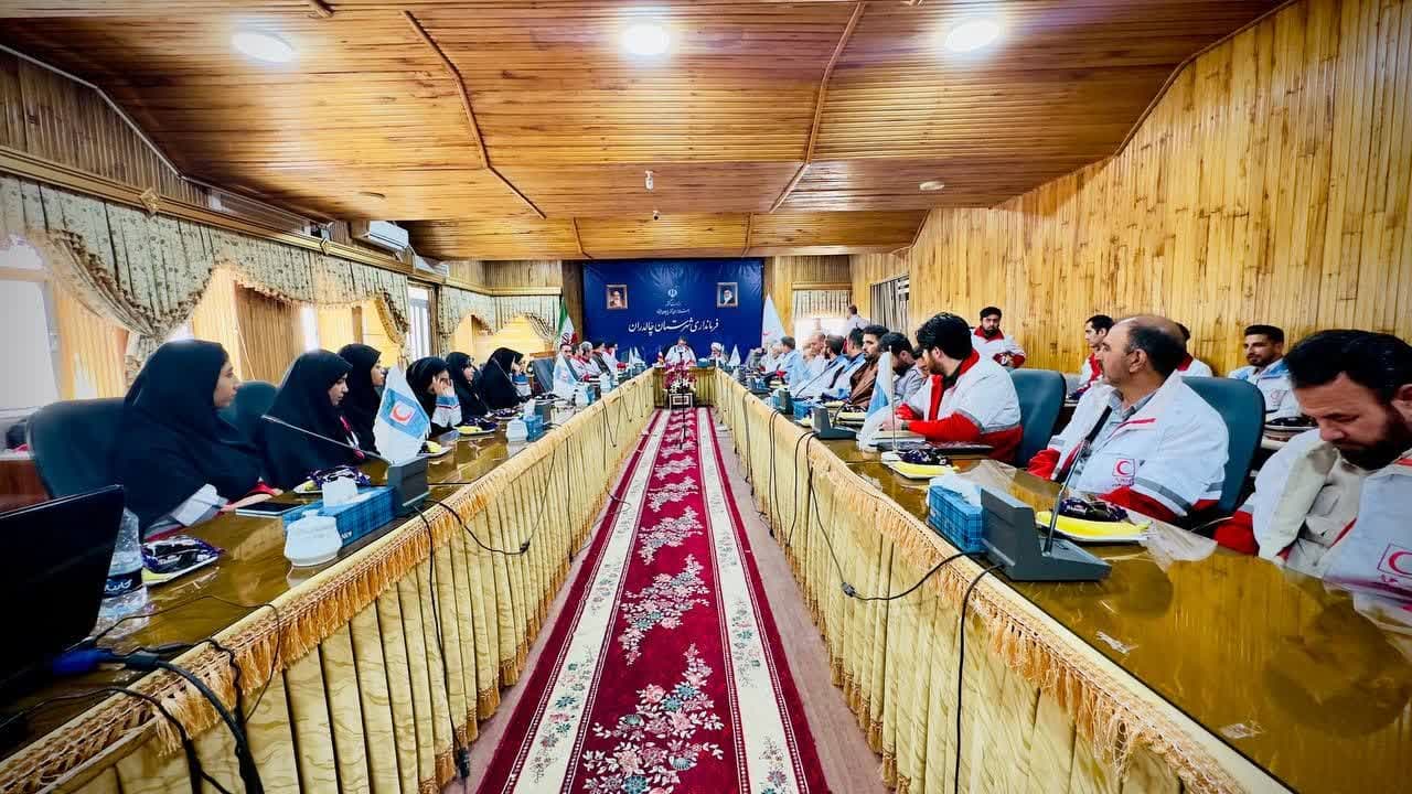 مراسم تجلیل از داوطلبین جمعیت هلال احمر چالدران