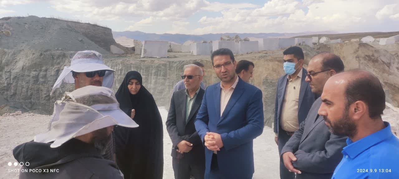 محمد رضا عبدالله نژاد فرماندار چالدران از واحد فراوری معدن دیلک وردی بازدید کرد