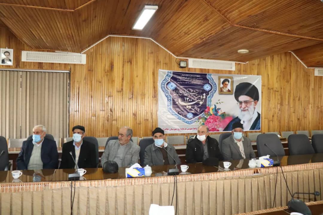 ✅جمعی از اعضای هیئت امنای مسجد صاحب الزمان و هئیت منتظران چالدران با حضور در فرمانداری چالدران از انتصاب های فرماندار در افراد بومی از عبدالله نژاد فرماندار چالدران تقدیر و تشکر کردند.