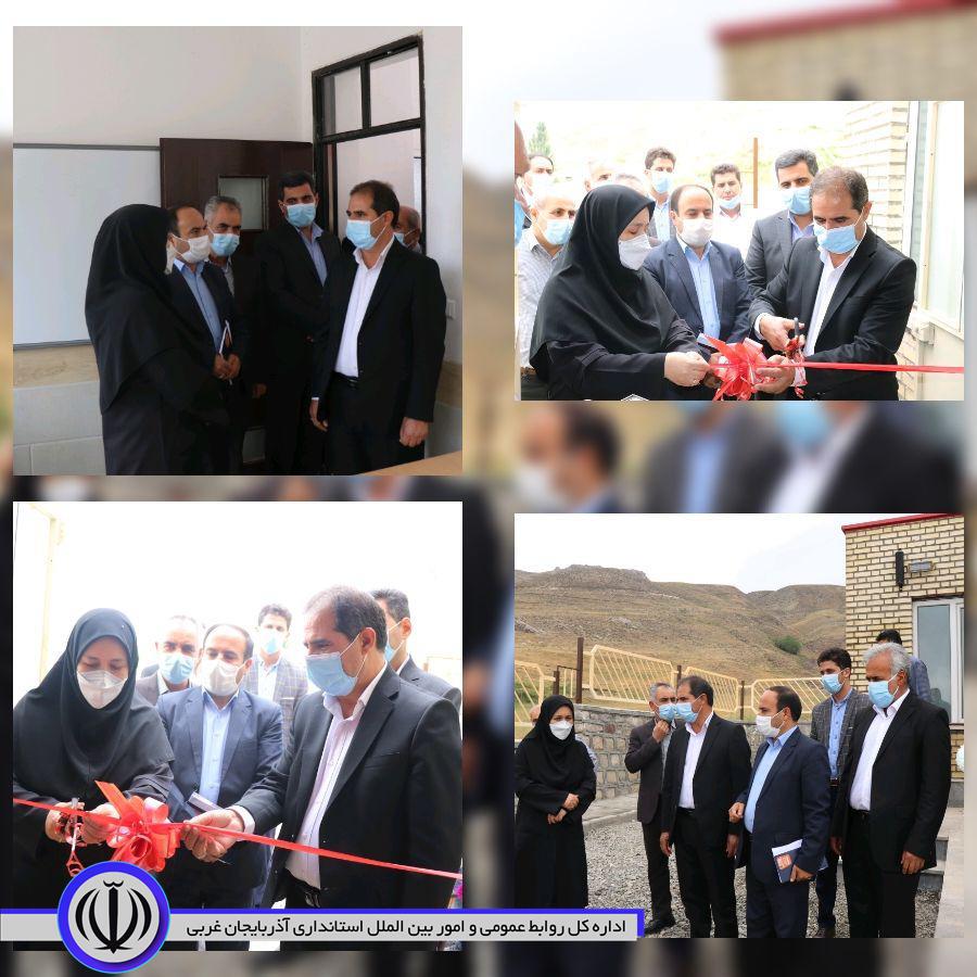 ✅با حضور محمدزاده فرماندارشهرستان چالدران و مدیر کل نوسازی، توسعه و تجهیز مدارس استان ۵ باب مدرسه در مناطق روستایی بخش های مرکزی و دشتک که با صرف اعتبار بیش از ۵ میلیارد تومان اعتبار از محل اعتبارات