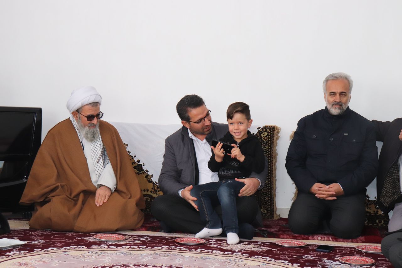 با حضور محمدرضا عبدالله نژاد فرماندار شهرستان چالدران ، حجتالاسلام والمسلمین محمدزاده امام جمعه و اعضای شورای اداری 15 واحد مقاوم سازی شده روستایی افتتاح گردید.