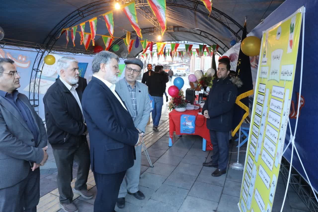 مشارکت استاندار آذربایجان غربی در جشن نیکوکاری محمدصادق معتمدیان استاندار آذربایجان غربی با حضور در پایگاه جمع آوری کمک های مردمی کمیته امداد امام خمینی (ره) در ارومیه در جشن نیکوکاری مشارکت کرد.