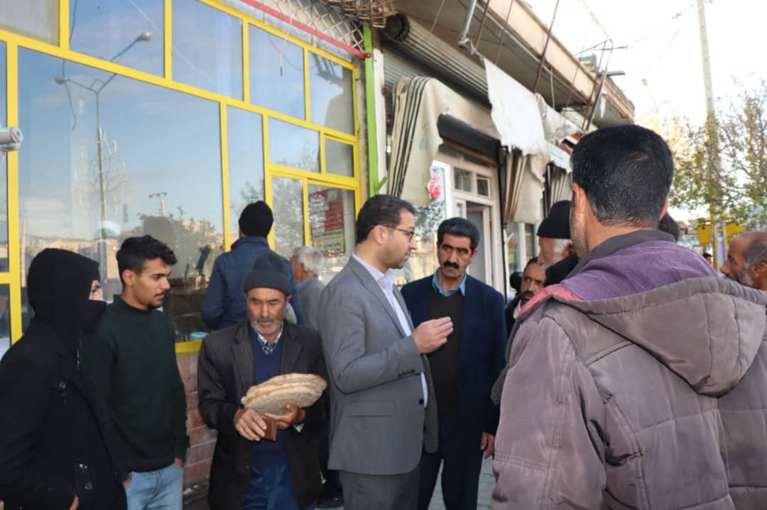  ✅ محمد رضا عبدالله نژاد فرماندار شهرستان چالدران در خصوص رسیدگی به مشکل تامین نان شهروندان و بررسی وضیعت پخت نان به صورت سرزده از چند واحد نانوایی این شهرستان بازدید نمودند.