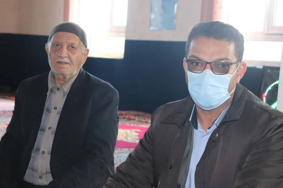✅عبدالله نژاد فرماندار شهرستان چالدران، با حضور در روستای شهرک مخور ضمن دیدار با اهالی روستا بازدید از نزدیک مسائل و مشکلات اهالی روستا را از نزدیک مورد بررسی قرار دادند.