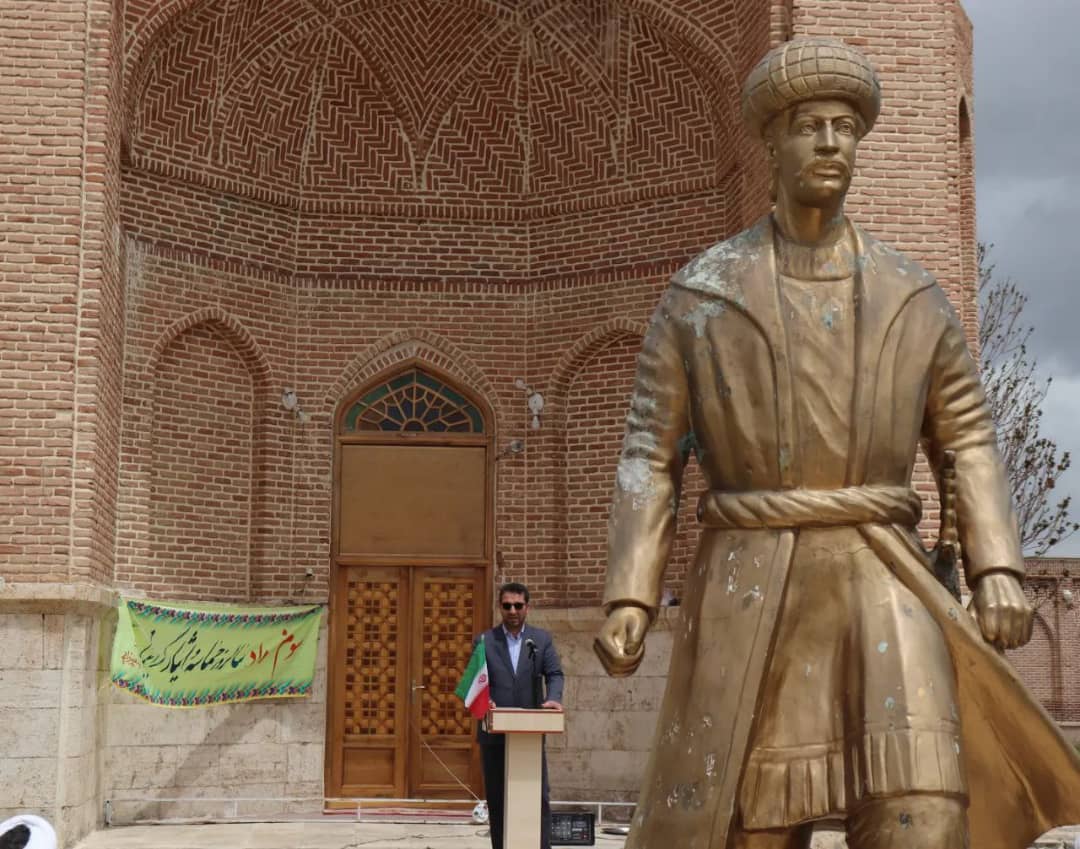  ✅ همزمان با هفته میراث فرهنگی مراسم گرامیداشت این هفته با حضورمحمد رضا عبدالله نژاد فرماندار شهرستان چالدران در محل مقبره سید صدرالدین برگزار شد .
