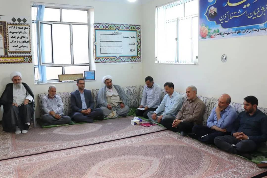 جلسه ستاد بازسازی عتبات عالیات با حضور فرماندار شهرستان چالدران ، در محل دفتر امام جمعه برگزار شد .
