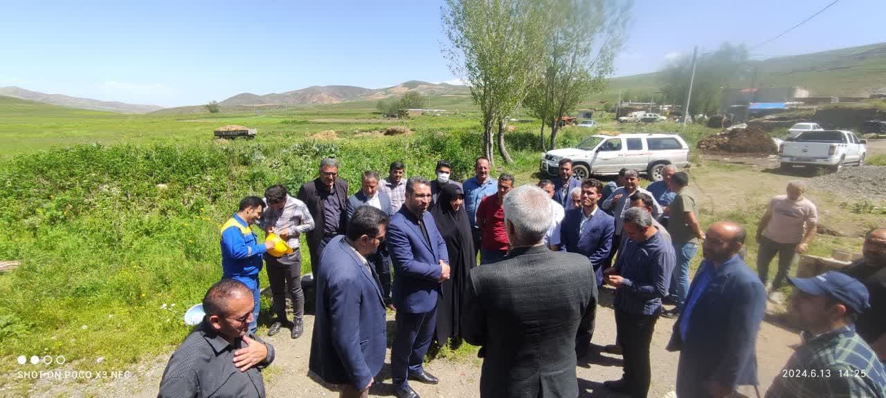 با حضور عبداله نژاد فرماندار و جمعی از مسئولین ادارات چالدران در قالب طرح یادگار شهید رئیس جمهور آیت الله رئیسی گاز رسانی به روستاهای سلیمان آغل و جمال کندی با اعتبار بیش از 11 میلیارد ریال با بهر