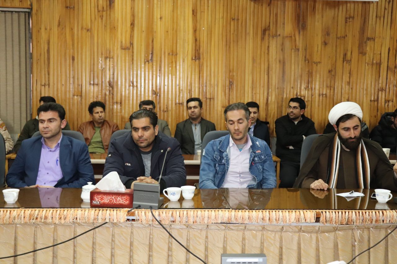  جلسه هم اندیشی نخبگان شهرستان چالدران با فرماندار