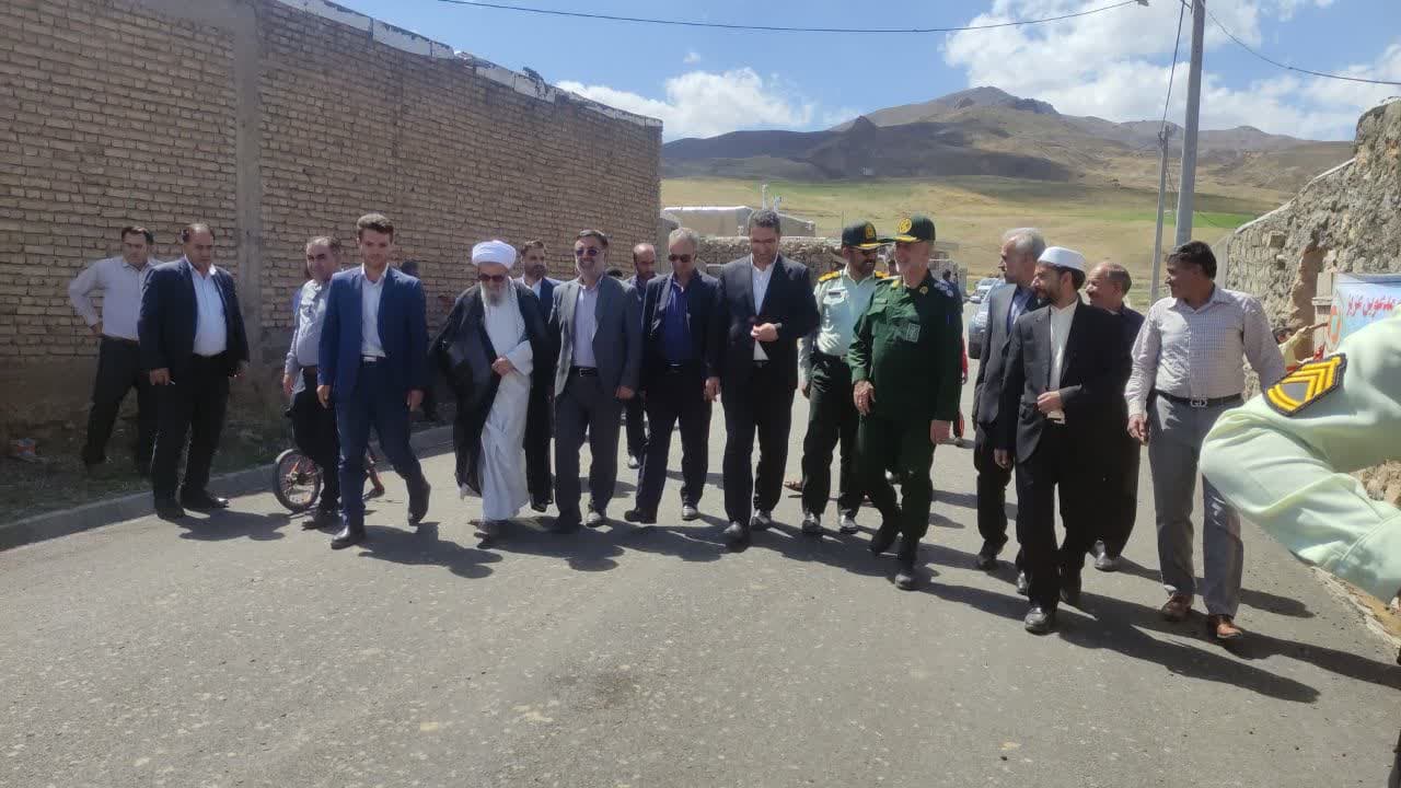 فتتاح طرح هادی روستای تخت روان علیا با حضور معاون سیاسی ،اجتماعی استاندار آذربایجان غربی ، نماینده مردم شهرستانهای ماکو،چالدران،شوط و پلدشت در مجلس شورای اسلامی ،فرماندار چالدران ،امام جمعه شهرستان ،