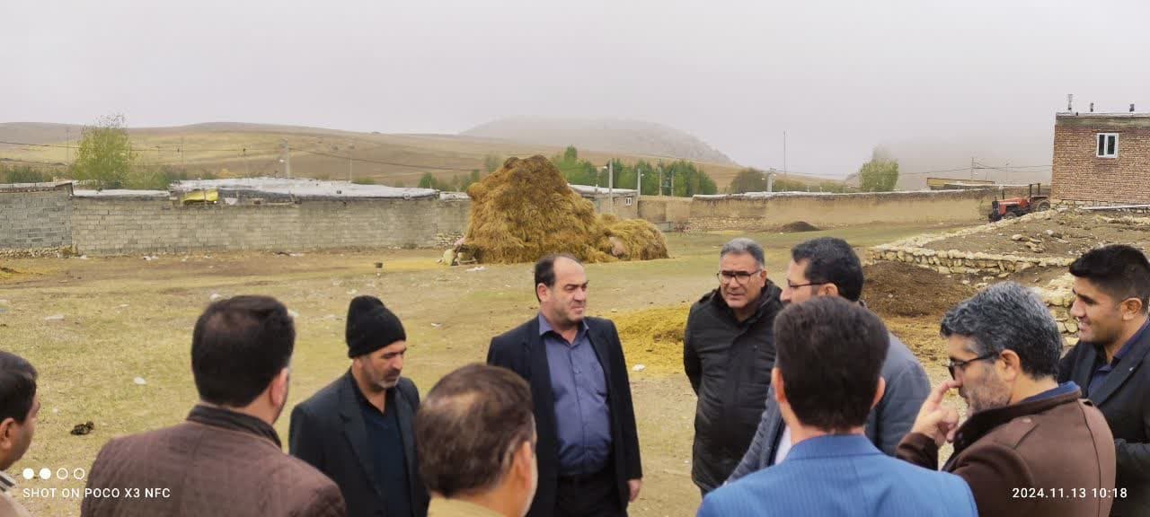 بازدید محمد رضا عبدالله نژاد فرماندار چالدران به همراه جمعی از اعضای شورای اداری از روستای عرفات