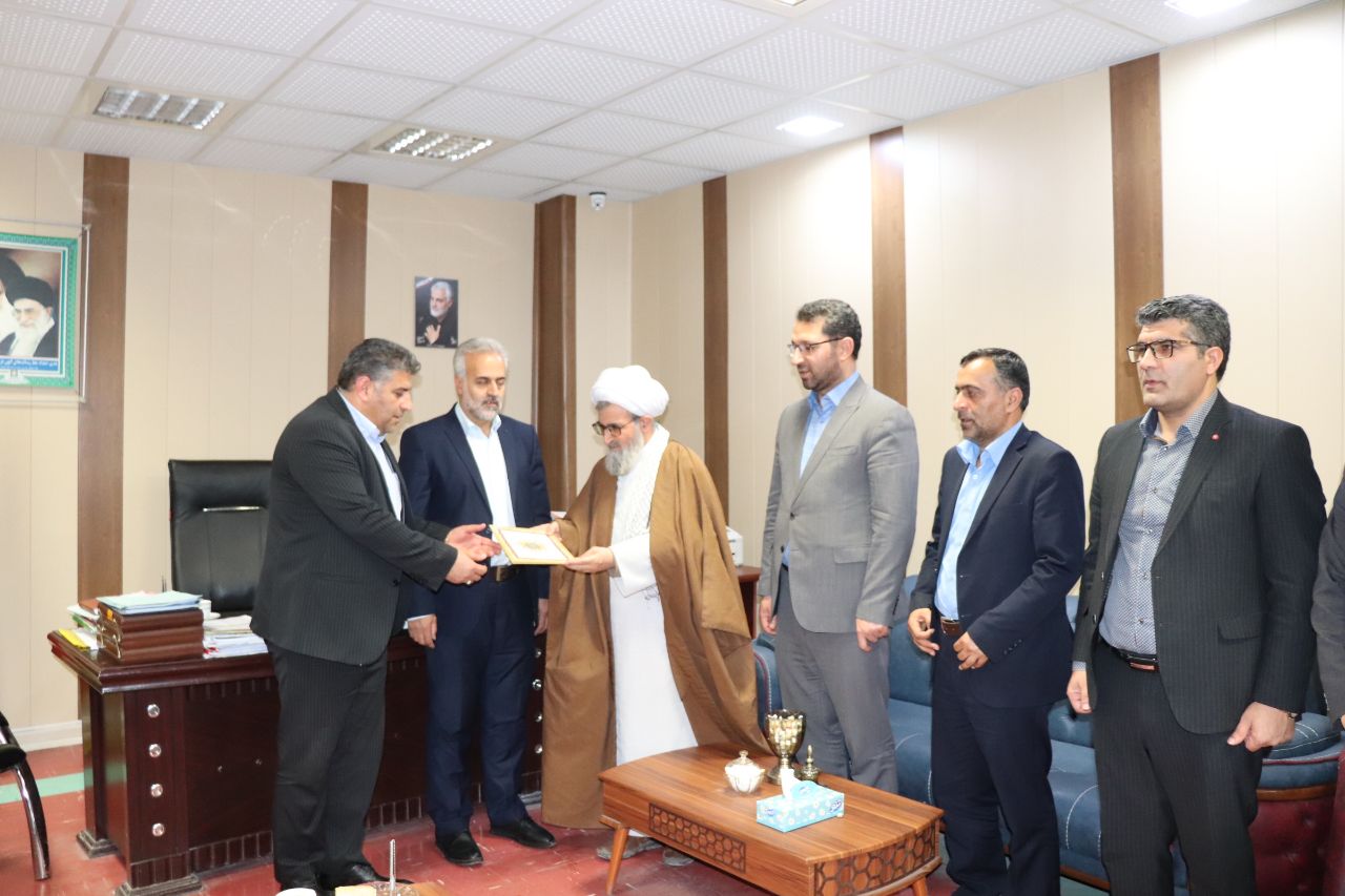 دیدار فرماندار، امام جمعه و تعدادی از مسئولین شهرستانی با شهردار سیه چشمه