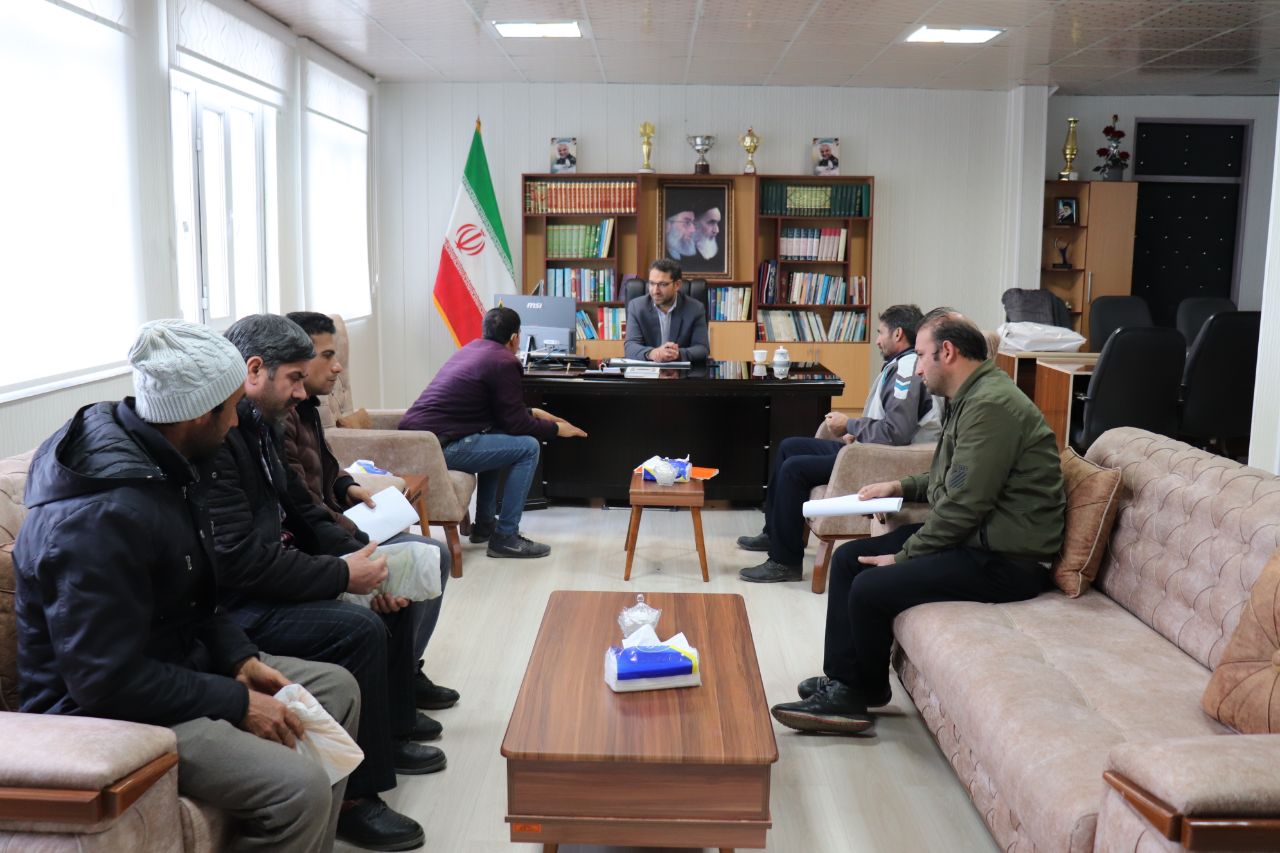برگزاری ملاقات مردمی محمدرضا عبدالله نژاد فرماندار شهرستان چالدران با هدف توجه به نیازها و رفع مشکلات شهروندان