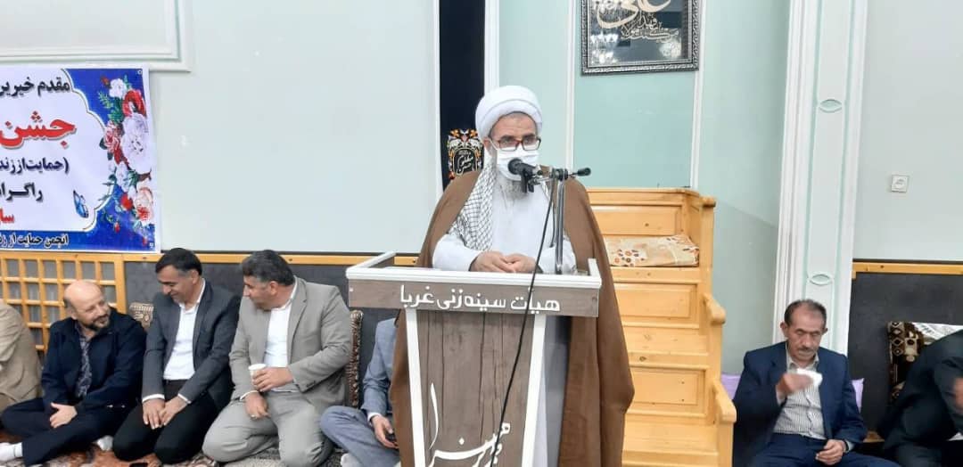 به گزارش روابط عمومی فرمانداری چالدران، همزمان با ایام الله ماه مبارک رمضان مراسم جشن گلریزان با حضورمحمد رضا عبدالله نژاد فرماندارشهرستان چالدران در حسینیه غربای چالدران برگزار شد.