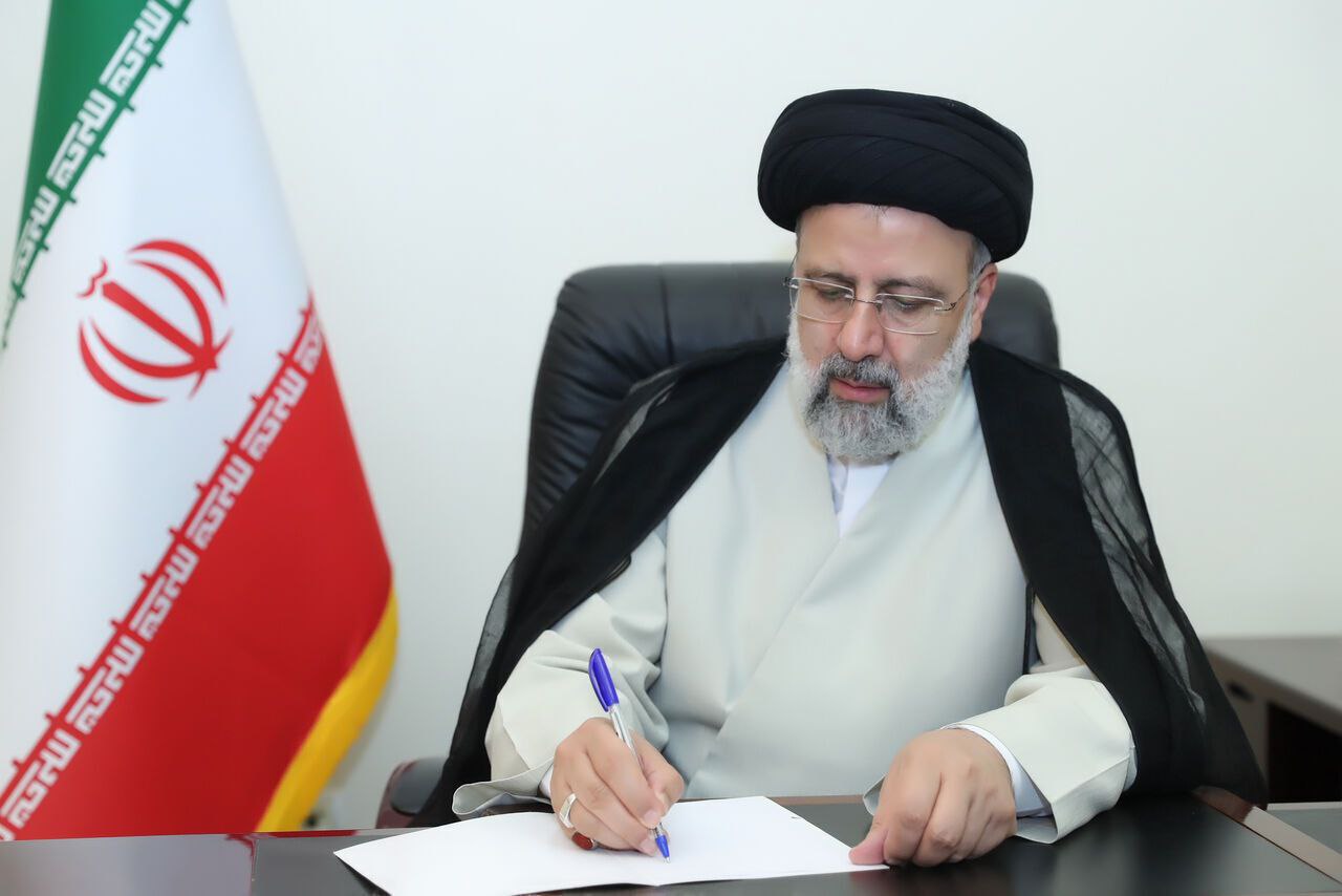 دستور رئیس جمهور برای رسیدگی فوری به وضع زلزلهزدگان آذربایجان غربی در پی وقوع زلزله در منطقه خوی در استان آذربایجان غربی