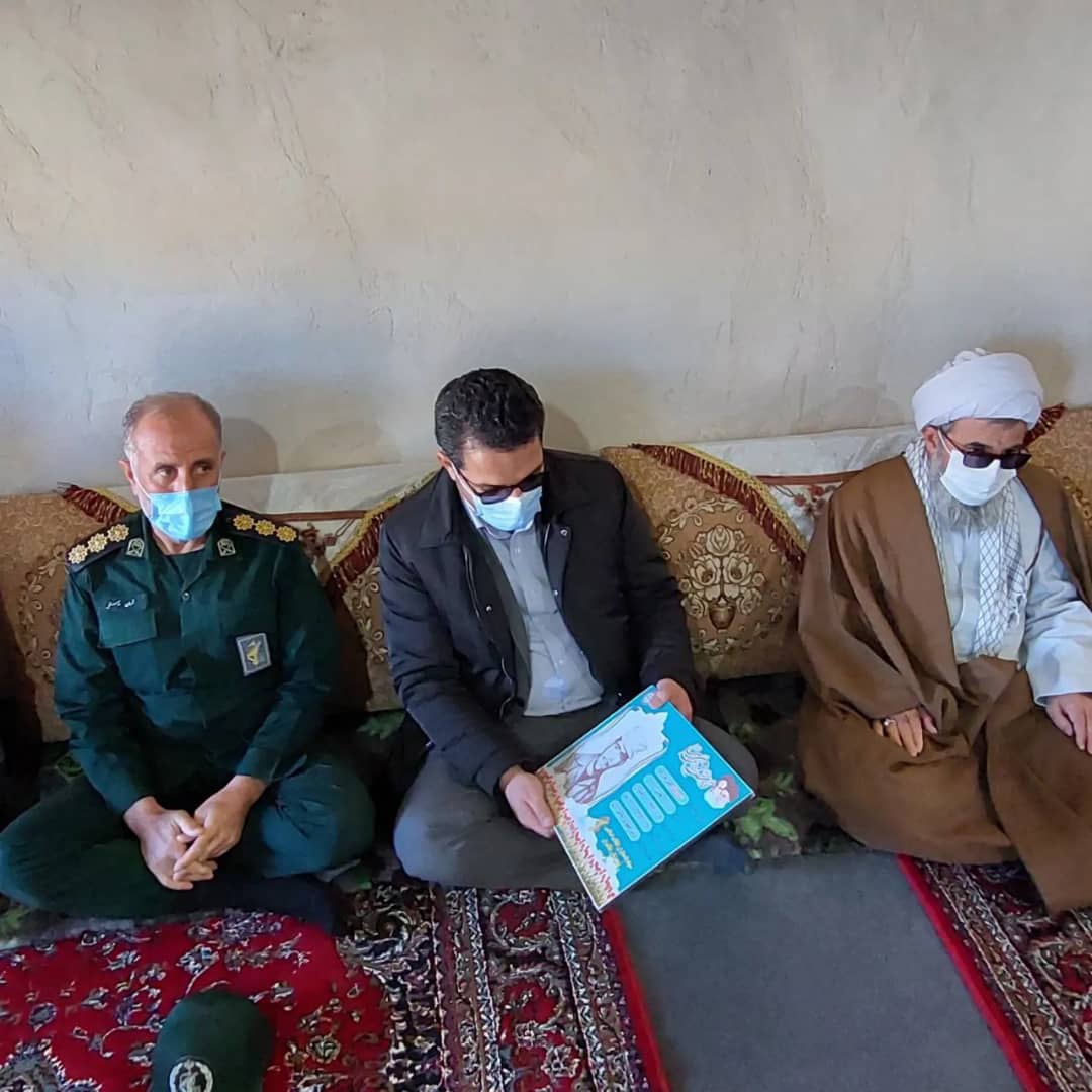 ✅در سومین روز از ایام الله دهه مبارک فجر با حضور عبدالله نژاد فرماندار شهرستان چالدران ،از خانواده شهیدان دیدار و تجلیل شد