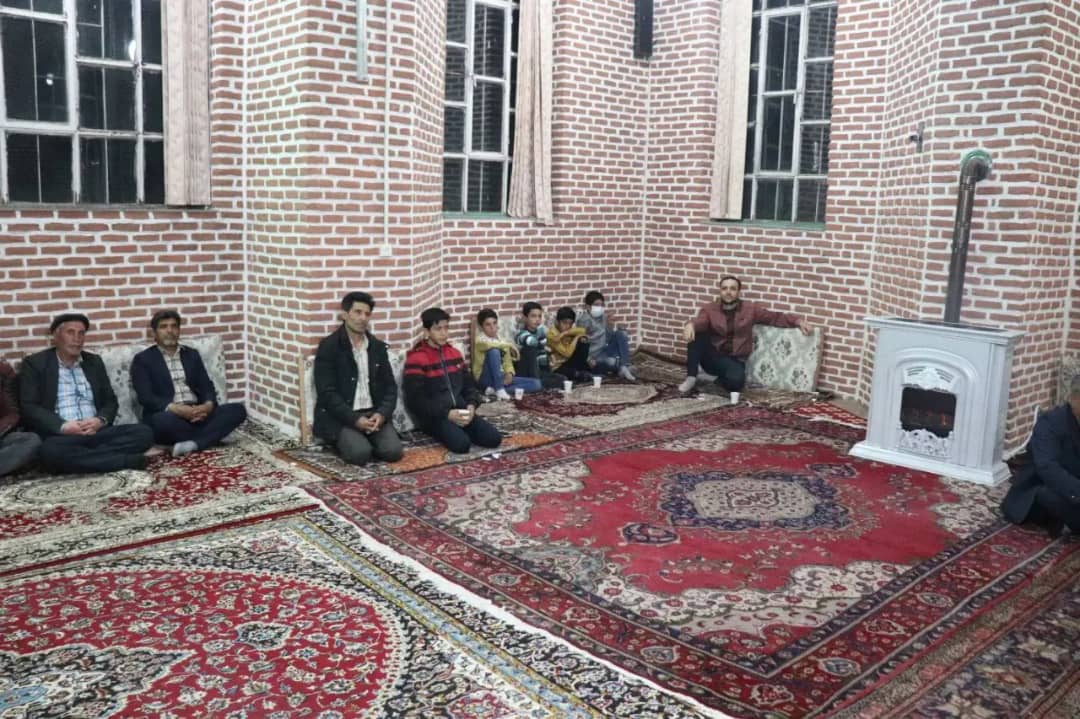 ✅محمد رضا عبدالله نژاد فرماندار شهرستان چالدران با حضور در روستای قادو کندی ضمن دیدار با اهالی روستااز نزدیک مسائل و مشکلات این روستا را مورد بحث و بررسی قرار داد.