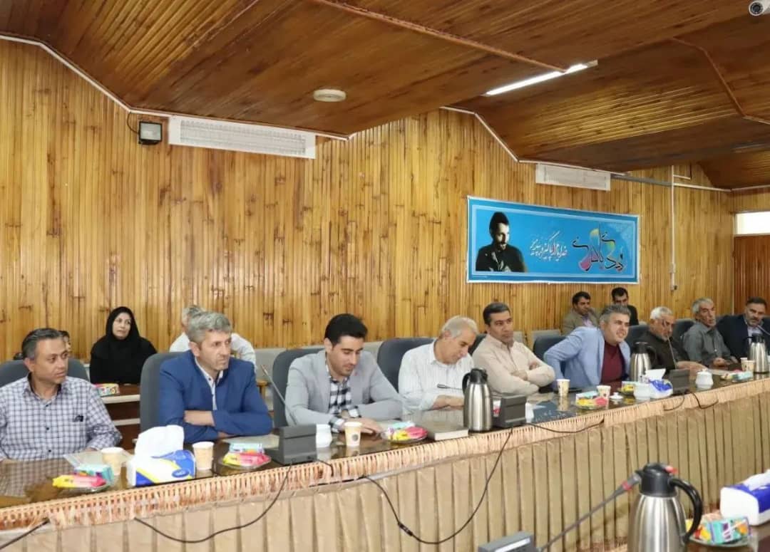 به مناسبت گرامی داشت روز اصناف با حضور محمدرضاعبدالله نژاد فرماندار چالدران مراسم گرامی داشت روز اصناف در سالن اجتماعات فرمانداری برگزار شد .