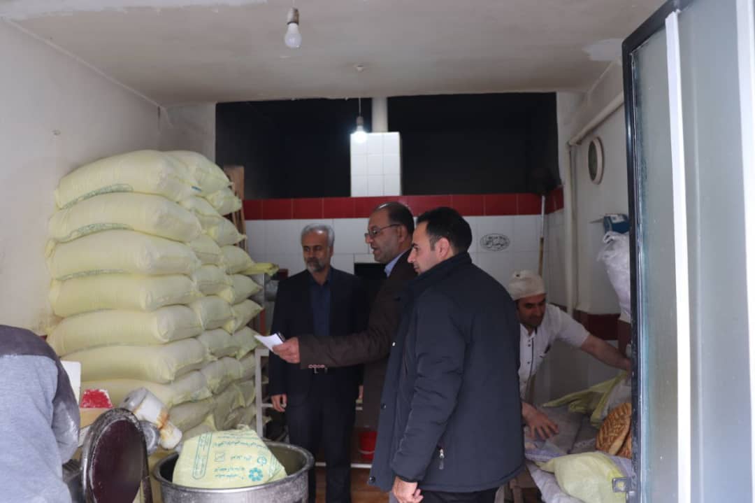 ✅ در اولین روز از سال جدید ابراهیم زاده معاون سیاسی، امنیتی و اجتماعی فرماندار چالدران، به صورت سرزده از واحد های نانوایی بازدید نمودند.