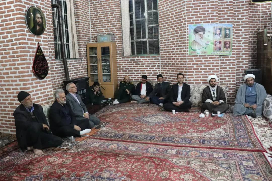 ✅محمد رضا عبدالله نژاد فرماندار شهرستان چالدران با حضور در روستای قادو کندی ضمن دیدار با اهالی روستااز نزدیک مسائل و مشکلات این روستا را مورد بحث و بررسی قرار داد.
