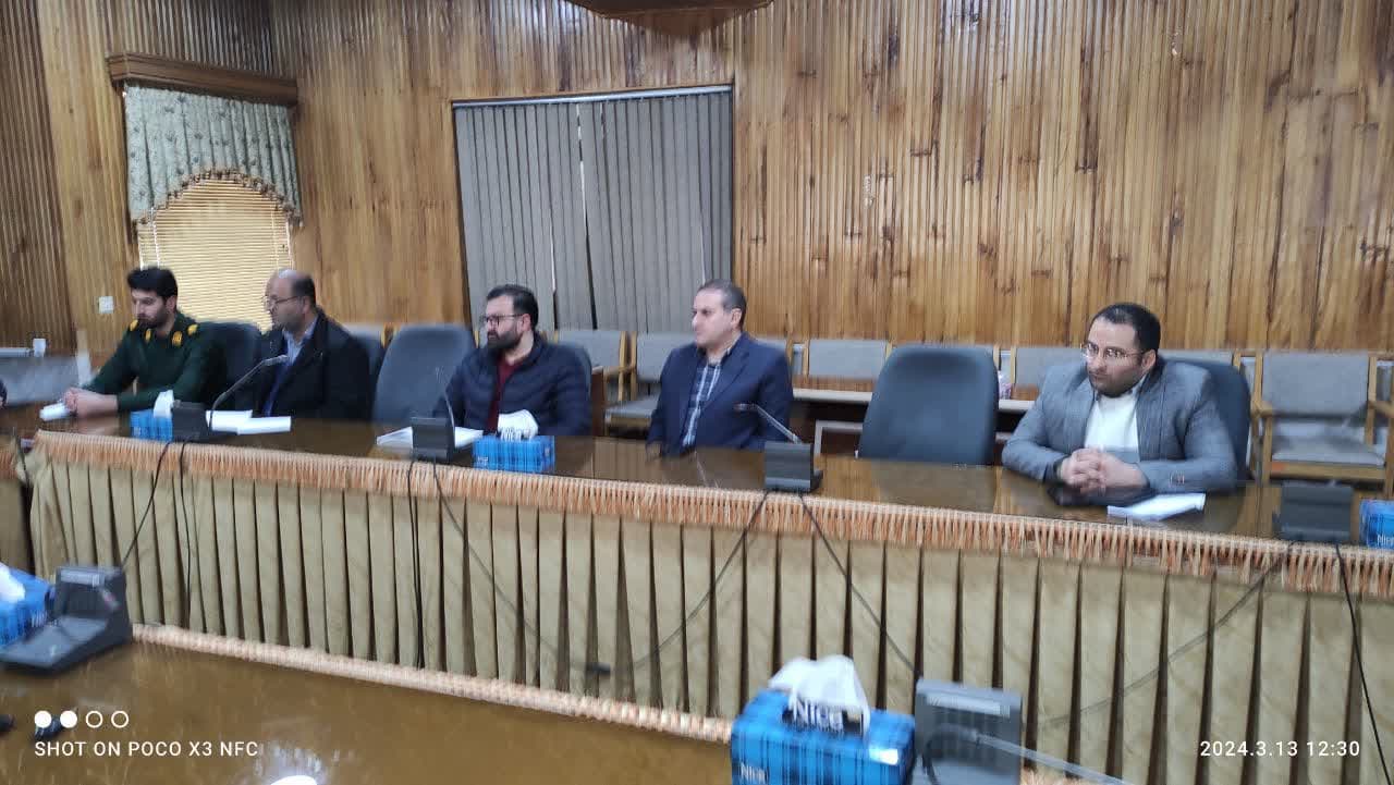 جلسه تنظیم بازار شهرستان چالدران به ریاست عبداله نژاد فرماندار چالدران و با حضور اعضا در سالن اجتماعات فرمانداری برگزار شد