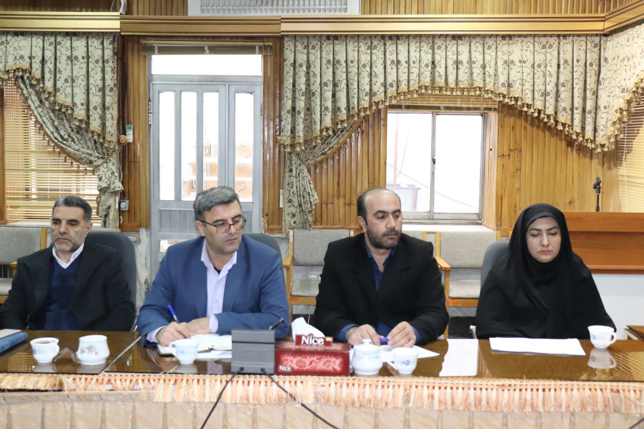 جلسه کارگروه رفع تداخلات اراضی ملی شهر سیه چشمه با حضور فرماندار در سالن اجتماعات فرمانداری برگزار گردید