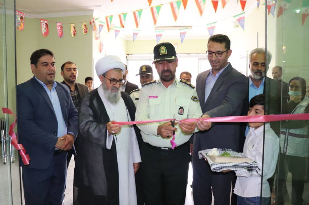 به مناسبت گرامی داشت هفته مبارزه با مواد مخدر با حضور محمدرضا عبدالله نژاد فرماندار شهرستان چالدران، نمایشگاه عکس و پوستر با عنوان معضلات اجتماعی ناشی از مواد مخدر برگزار شد.
