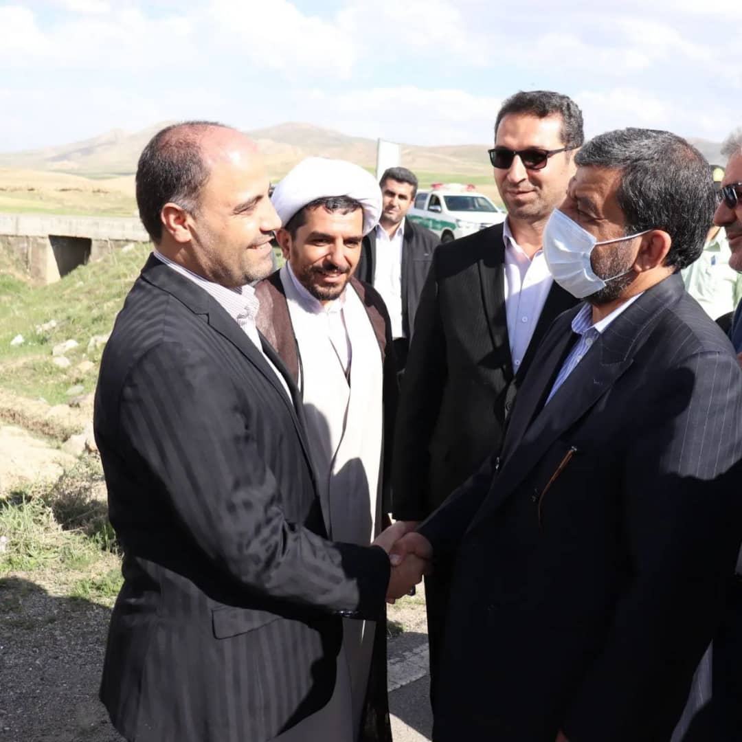 به گزارش روابط عمومی فرمانداری شهرستان چالدران با استقبال گرم محمدرضا عبدالله نژاد فرماندار شهرستان سید عزت الله ضرغامی وزیر محترم میراث فرهنگی ، گردشگری و صنایع دستی وارد شهرستان چالدران شد.