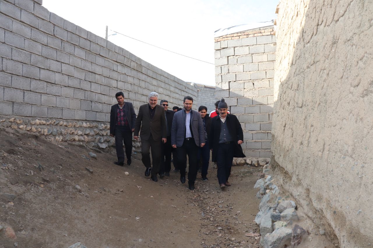 محمدرضا عبدالله نژاد فرماندار و علی پور نماینده مردم شهرستانهای ماکو ، چالدران ، شوط و پلدشت در مجلس شورای اسلامی در روستاهای کران علیا و سفلی حضور یافتند.