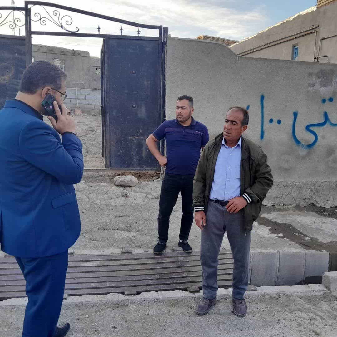 📸گزارش تصویری به گزارش روابط عمومی فرمانداری شهرستان چالدران ؛ محمد رضا عبدالله نژاد فرماندارچالدران با حضور در روستای اروج کندی بخش دشتک ضمن بازدید میدانی از اجرای پروژه احداث دیوار ساحلی در این