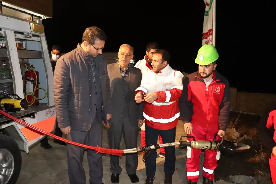 بازدید محمدرضا عبدالله نژاد فرماندار از انبار تجهیزات امدادی هلال احمر و پایگاه امداد و نجات جاده ای قره چی بلاغی شهرستان چالدران